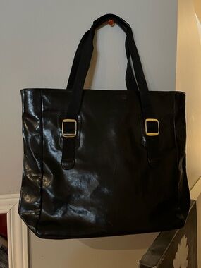 Black Large Duffel Bag - Classic Travel Companion